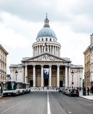 Essential attractions close to your Hotel Monte Cristo
